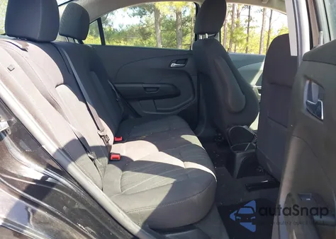 2020 Chevrolet Sonic Fwd Lt из США, поврежденный, VIN 1G1JD5SB4L4104713